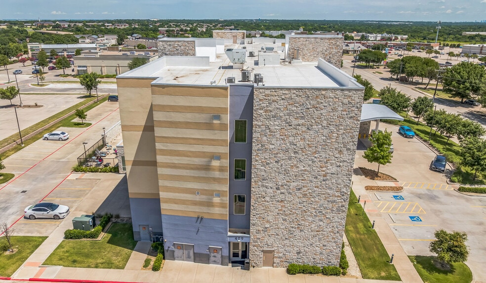 More Photos Of 409 N Clark Rd, Cedar Hill Hotel For Sale