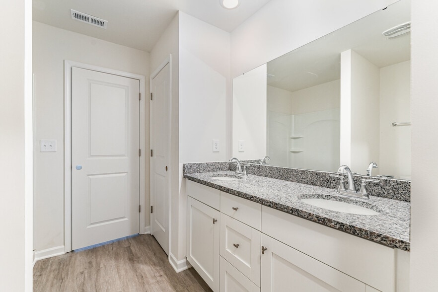 More Photos Of 711 Fairview St, High Point Multifamily For Sale