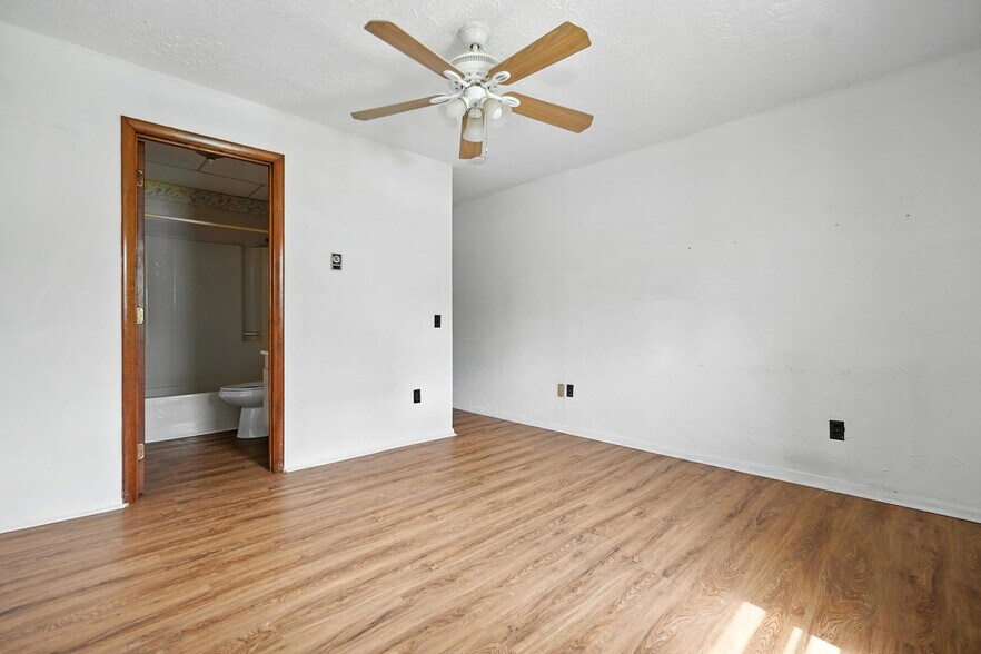 More Photos Of 14694 Wallace Pike, Abingdon Multifamily For Sale