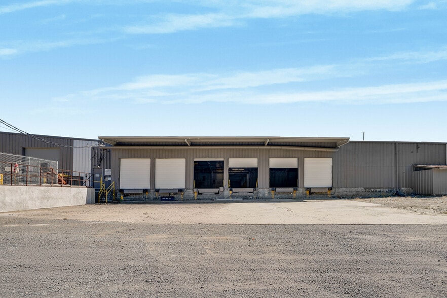 More Photos Of 1379 McDow Dr, Rock Hill Warehouse For Lease