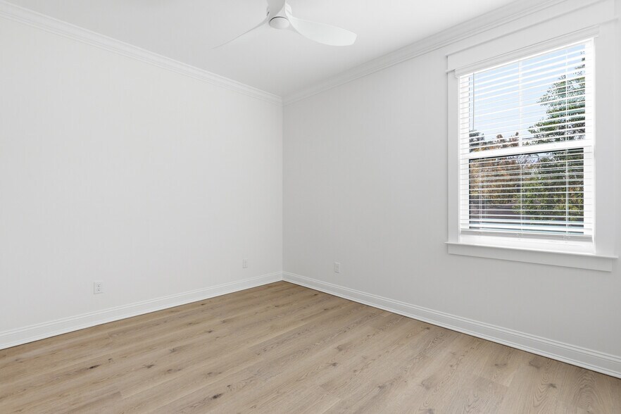 More Photos Of , Savannah Specialty For Sale