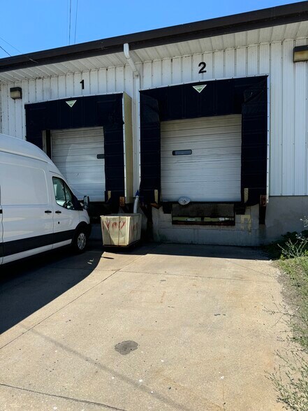 More Photos Of 526 N Commercial St, Neenah Warehouse For Lease