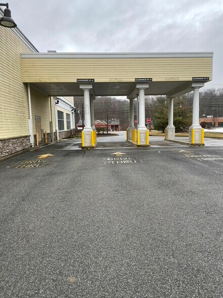 More Photos Of 84 N Plank Rd, Newburgh Storefront For Lease