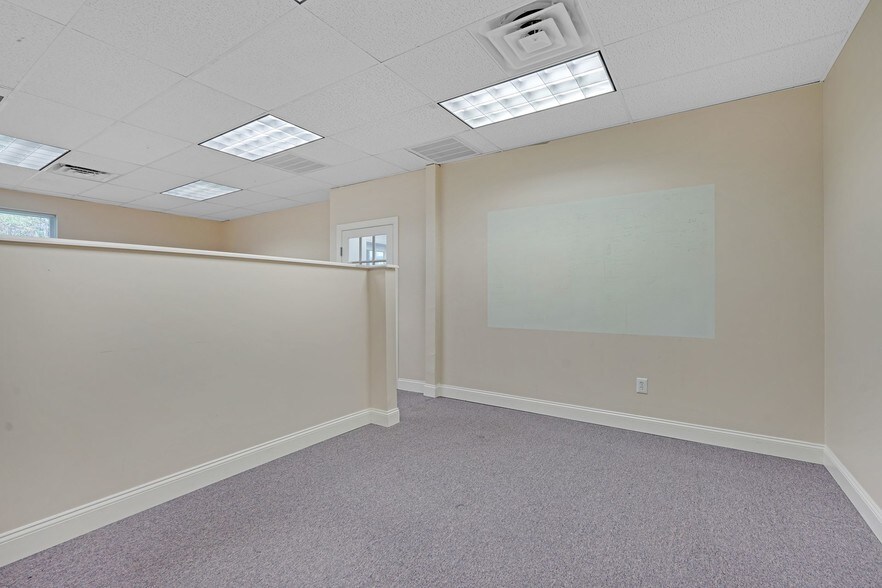 More Photos Of 1386 US Highway 22, Lebanon Unknown For Lease