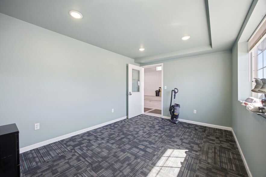 More Photos Of 3320 39th St S, Fargo Warehouse For Sale