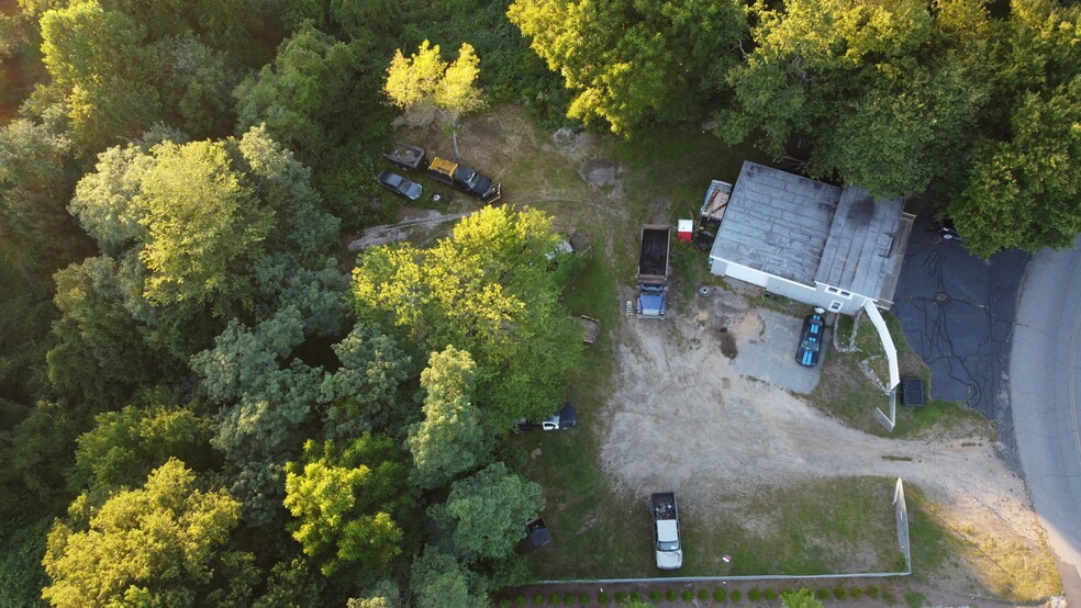 More Photos Of 9-19 King St, Old Saybrook Light Manufacturing For Sale