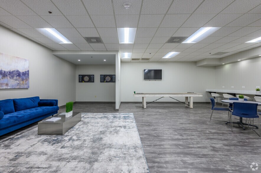 More Photos Of 8111 Lyndon B Johnson Fwy, Dallas Office For Lease