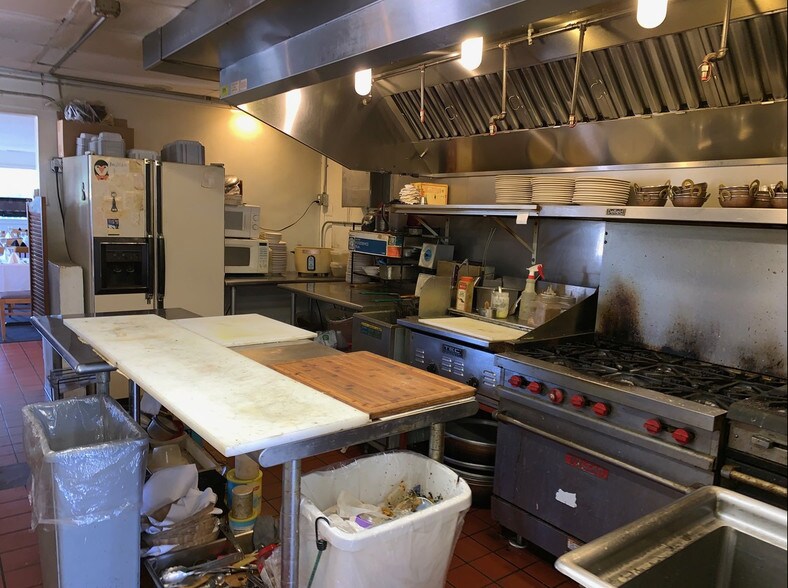 More Photos Of 127 Dotson Dr, Ames Restaurant For Lease
