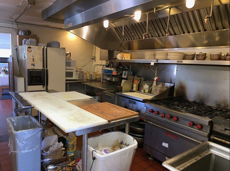 More Photos Of 127 Dotson Dr, Ames Restaurant For Lease