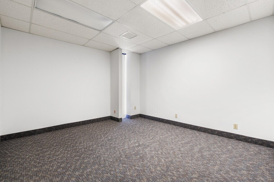 More Photos Of 5100 N Federal Hwy, Fort Lauderdale Office For Sale