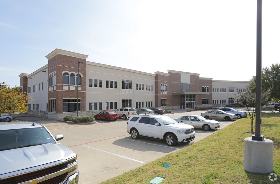 Primary Photo Of 1305 W Jefferson St, Waxahachie Medical For Sale