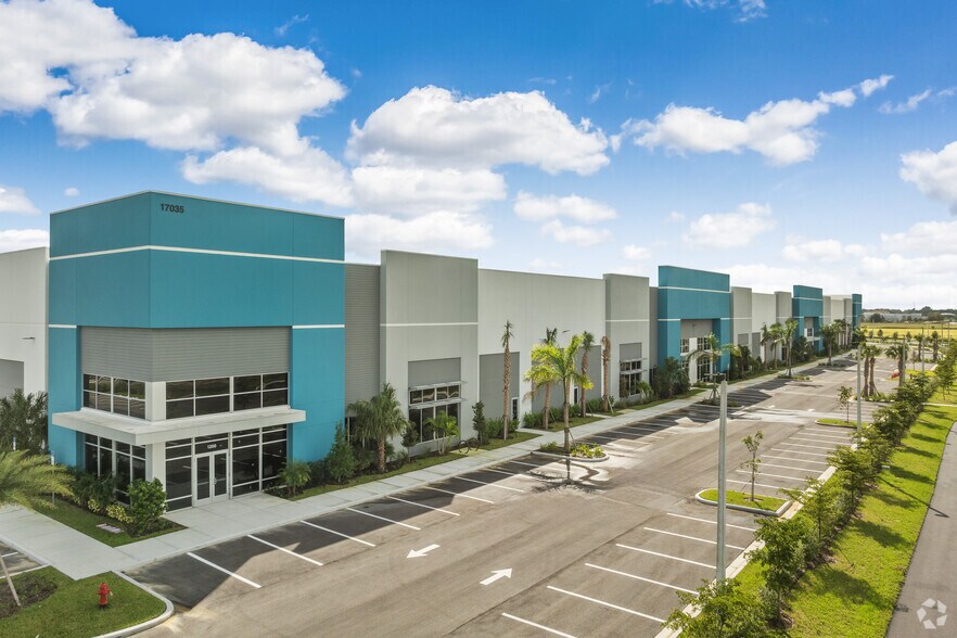 More Photos Of 17035 Persimmon Blvd W, Loxahatchee Unknown For Lease
