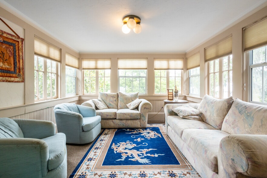 More Photos Of 1013 SW 2nd Ave, Gainesville Office For Sale