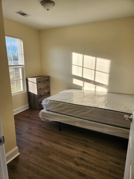 More Photos Of 106 Ronald Pride Blvd, Fort Valley Specialty For Sale