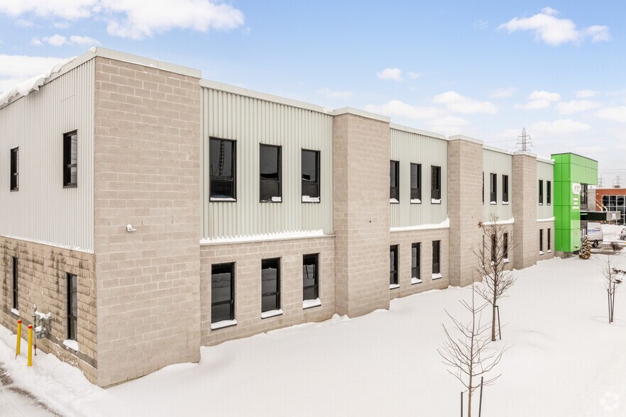 More Photos Of 2705 Rue Michelin, Laval Office For Sale