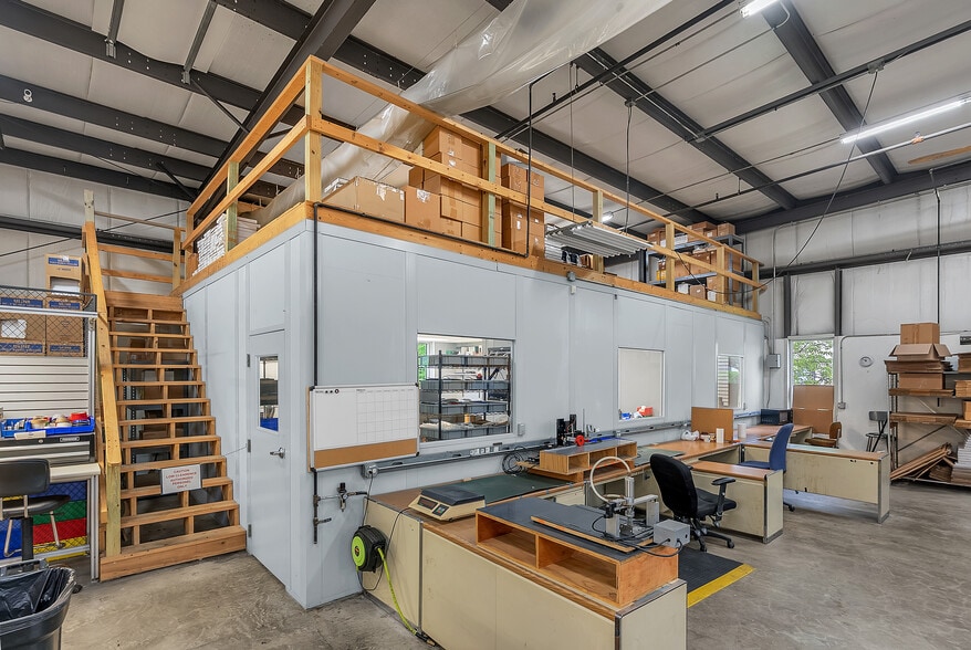 More Photos Of 197 Alder Dr, North Aurora Warehouse For Sale