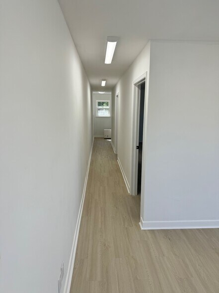 More Photos Of 236 Mustang Trl, Virginia Beach Office For Lease