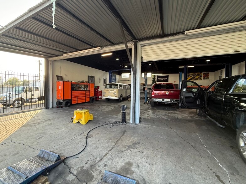 More Photos Of 2315 Fair Oaks Ave, Altadena Auto Repair For Sale
