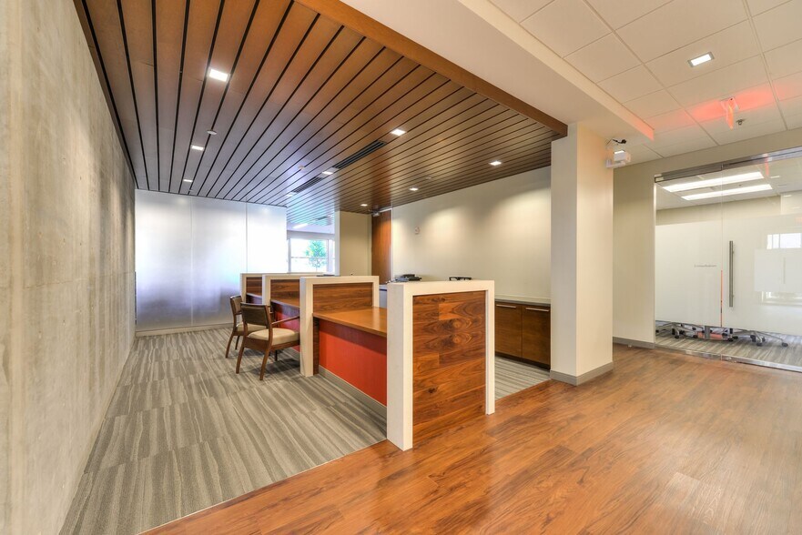 More Photos Of 4611 Centerview, San Antonio Medical For Sale