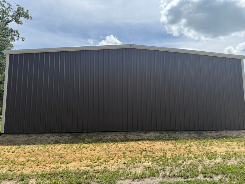 More Photos Of 4834 US Highway 264 W, Washington Flex For Lease
