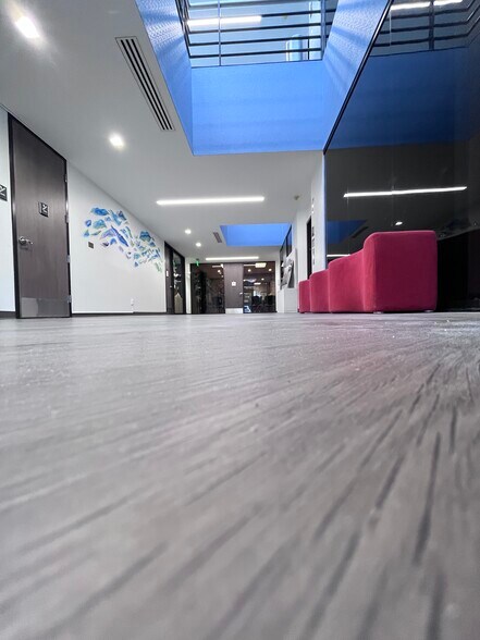 More Photos Of 1585 Woodlake Dr, Town And Country Medical For Lease