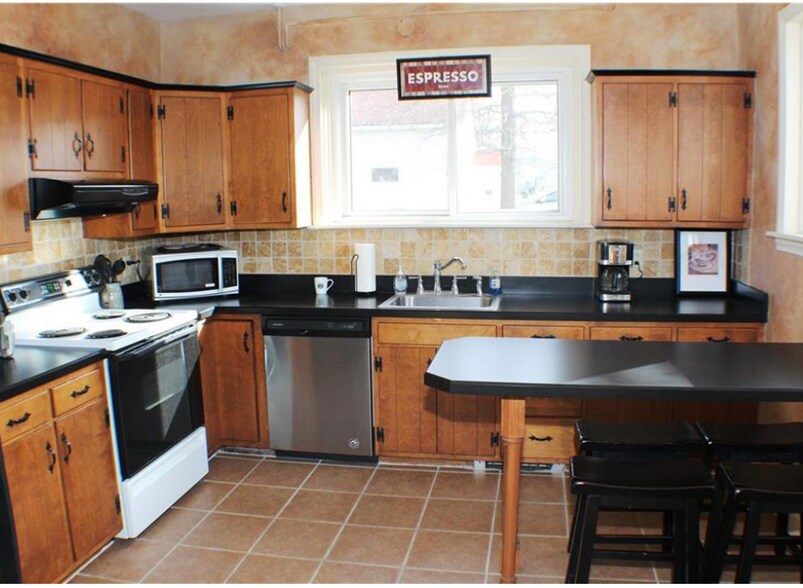 More Photos Of 129 Main, Coopersburg Office Residential For Sale