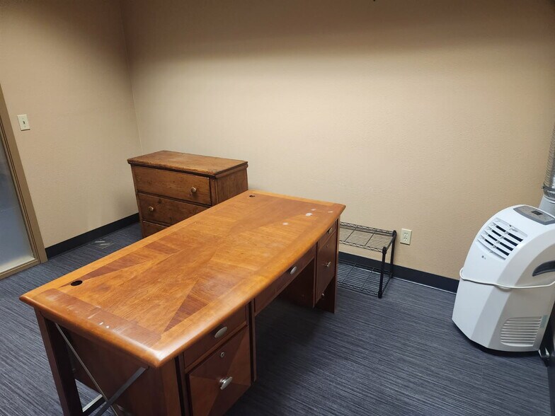 More Photos Of 3995 Hagers Grove Rd Se, Salem Office Residential For Lease