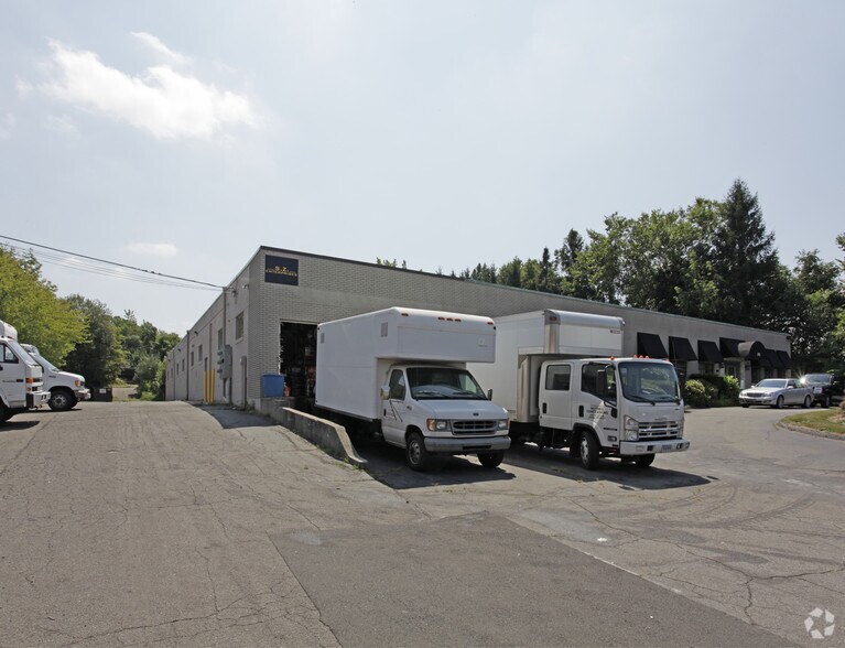 More Photos Of 273 Indian River Rd, Orange Warehouse For Lease