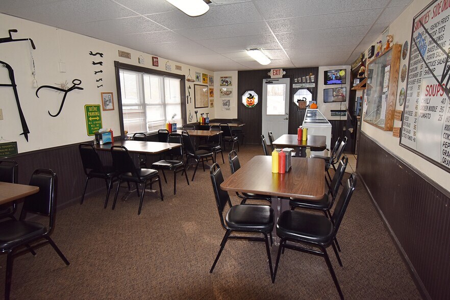 More Photos Of 911 South St, Jesup Restaurant For Sale