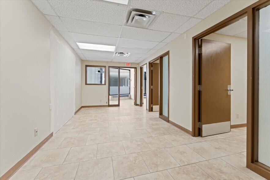 More Photos Of 711 Pelissier St, Windsor Office For Sale