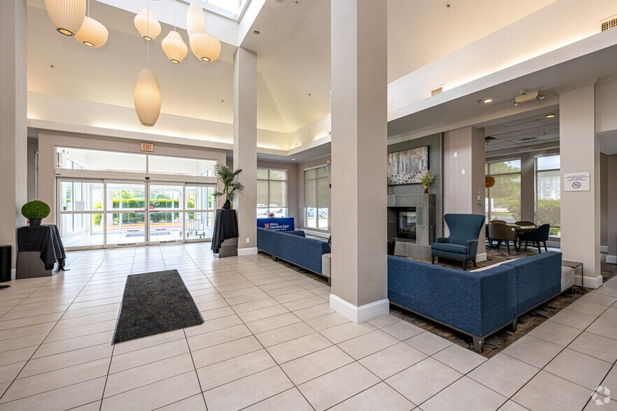 More Photos Of 3330 Harding Blvd, Baton Rouge Hotel For Sale