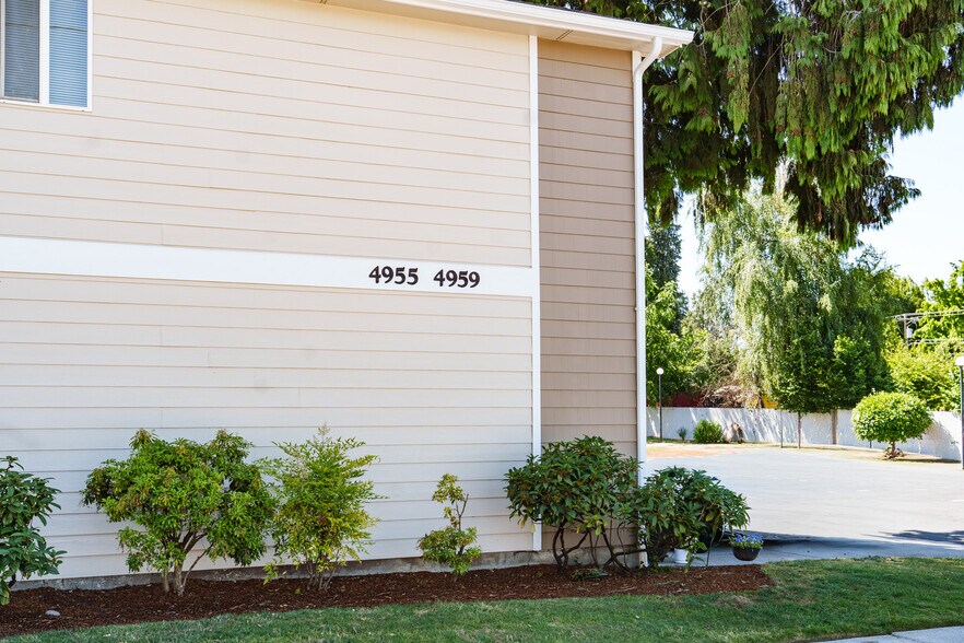 More Photos Of 4955-4959 Elizabeth St N, Keizer Apartments For Sale