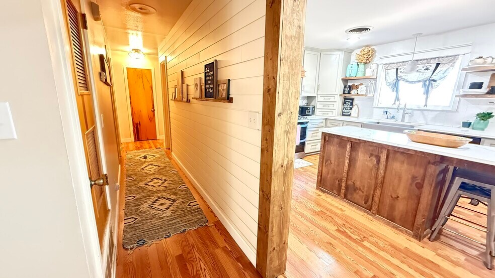 More Photos Of 9506 F M 835, Slaton Sports And Entertainment For Sale