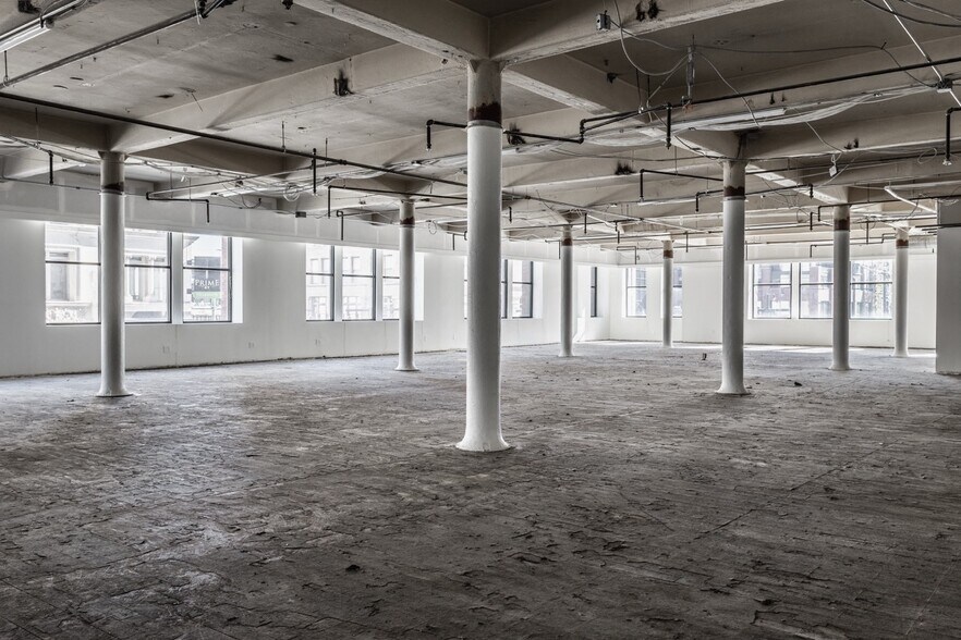 More Photos Of 36 S Pennsylvania St, Indianapolis Office For Lease