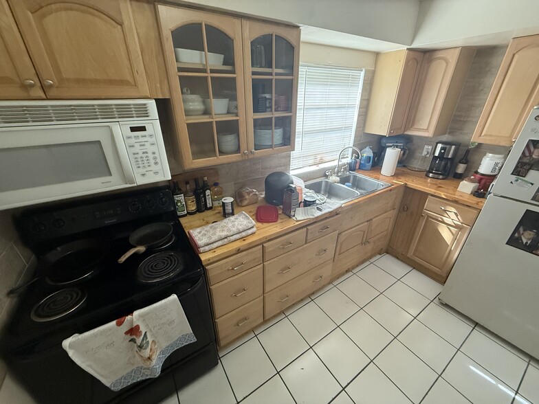 More Photos Of 1825 40th Ave, Vero Beach Apartments For Sale