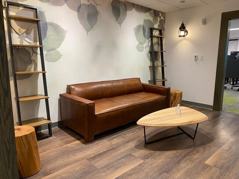 More Photos Of 1 Northeastern Blvd, Salem Office For Lease