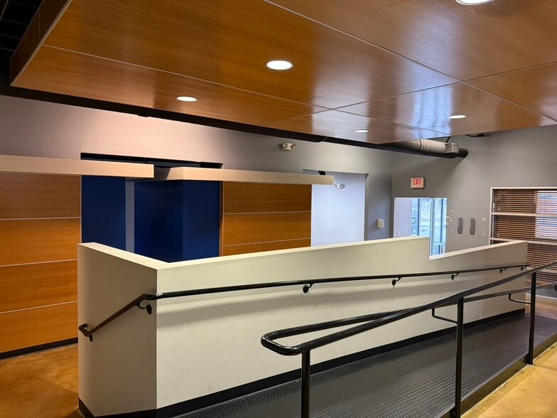 More Photos Of 333 S Jefferson St, Springfield Office For Lease