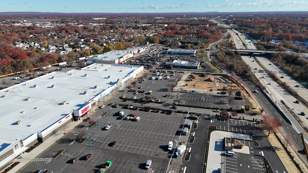 More Photos Of 5147-5151 Sunrise Hwy, Bohemia Unknown For Lease