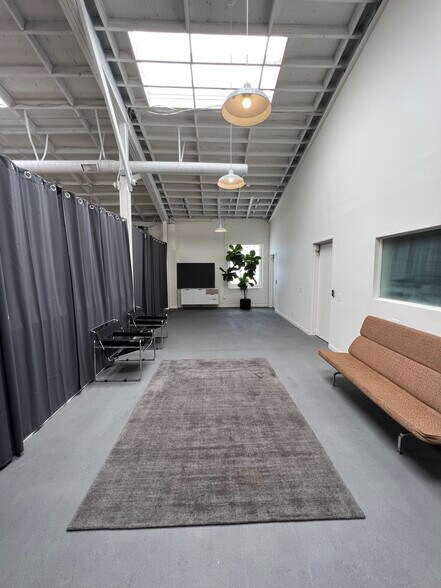 More Photos Of 2662-2684 Lacy St, Los Angeles Loft Creative Space For Lease