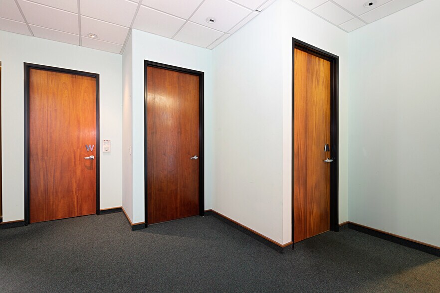 More Photos Of 8736 Production Ave, San Diego Light Manufacturing For Lease