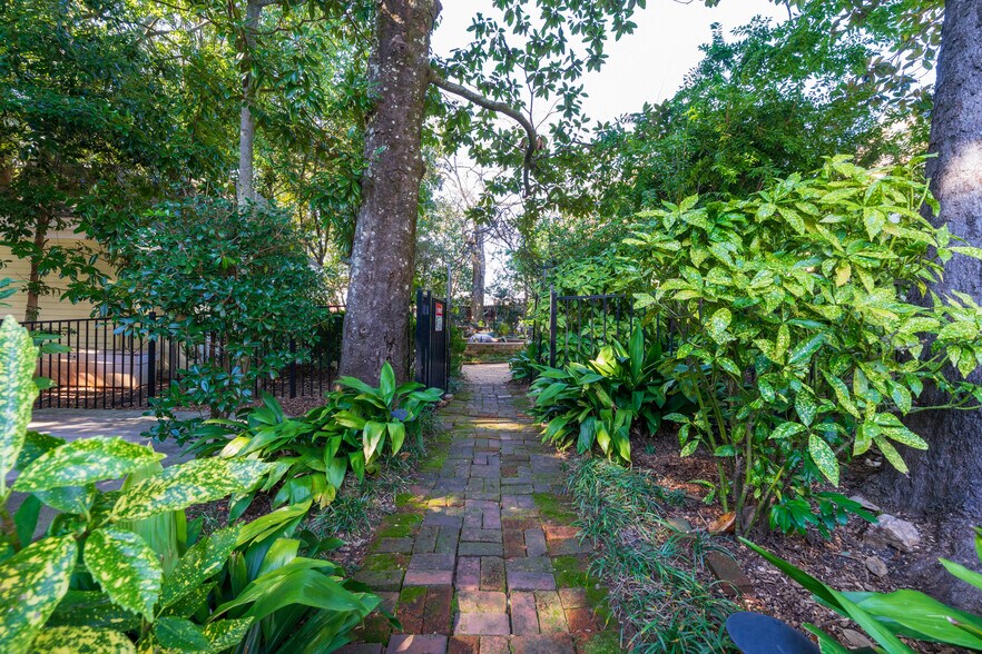 More Photos Of 132 E College St, Griffin Hospitality For Sale
