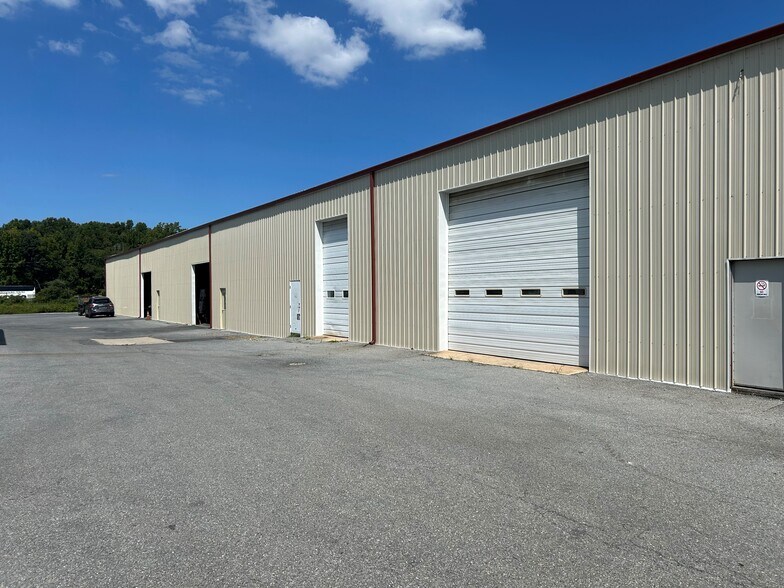 More Photos Of 54 Albe Dr, Newark Warehouse For Lease