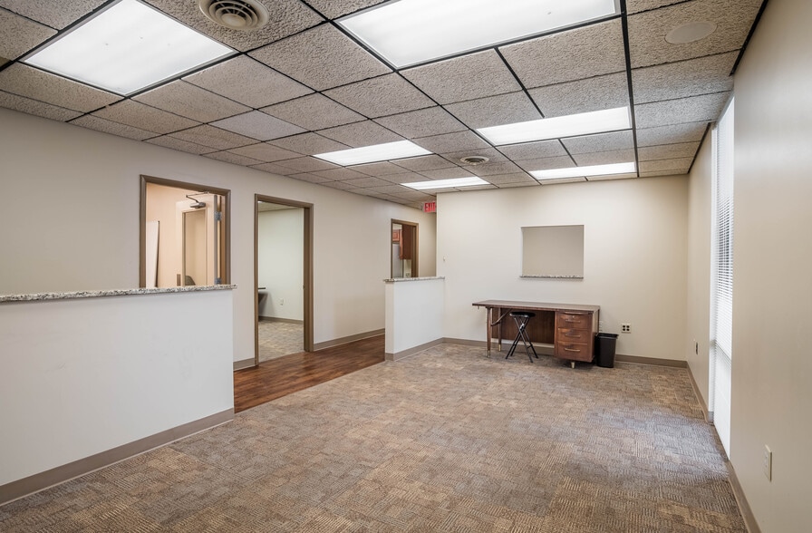 More Photos Of 212 W National Rd, Vandalia Office For Sale
