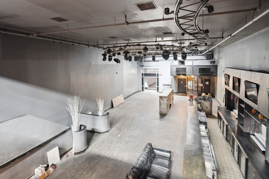 More Photos Of 312 Market St, Philadelphia Restaurant For Lease