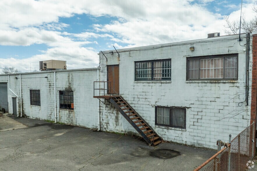 More Photos Of 110 Denton Ave, New Hyde Park Manufacturing For Lease