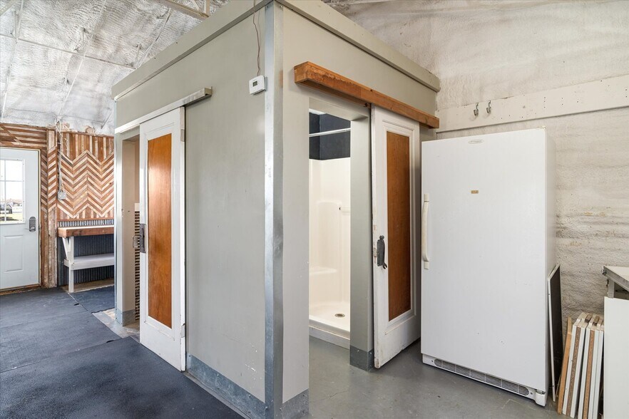 More Photos Of 703 Railroad Ave, Viroqua Office For Sale