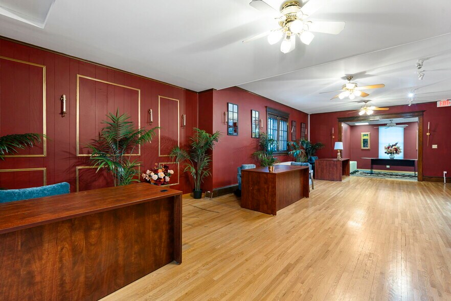 More Photos Of 3040 Lyndale Ave S, Minneapolis Office For Sale