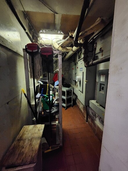 More Photos Of 928-930 Third Ave, New York Apartments For Lease