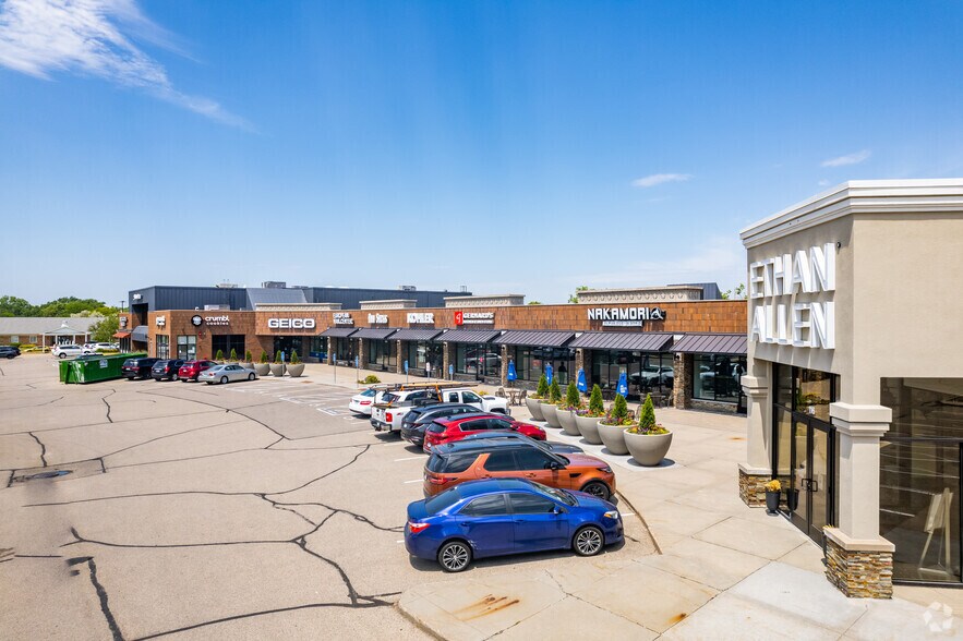 More Photos Of 7101 France Ave S, Edina Freestanding For Lease