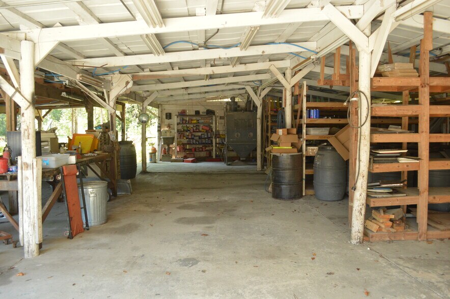 More Photos Of 165 Porsche Ln, Crawfordville Warehouse For Sale